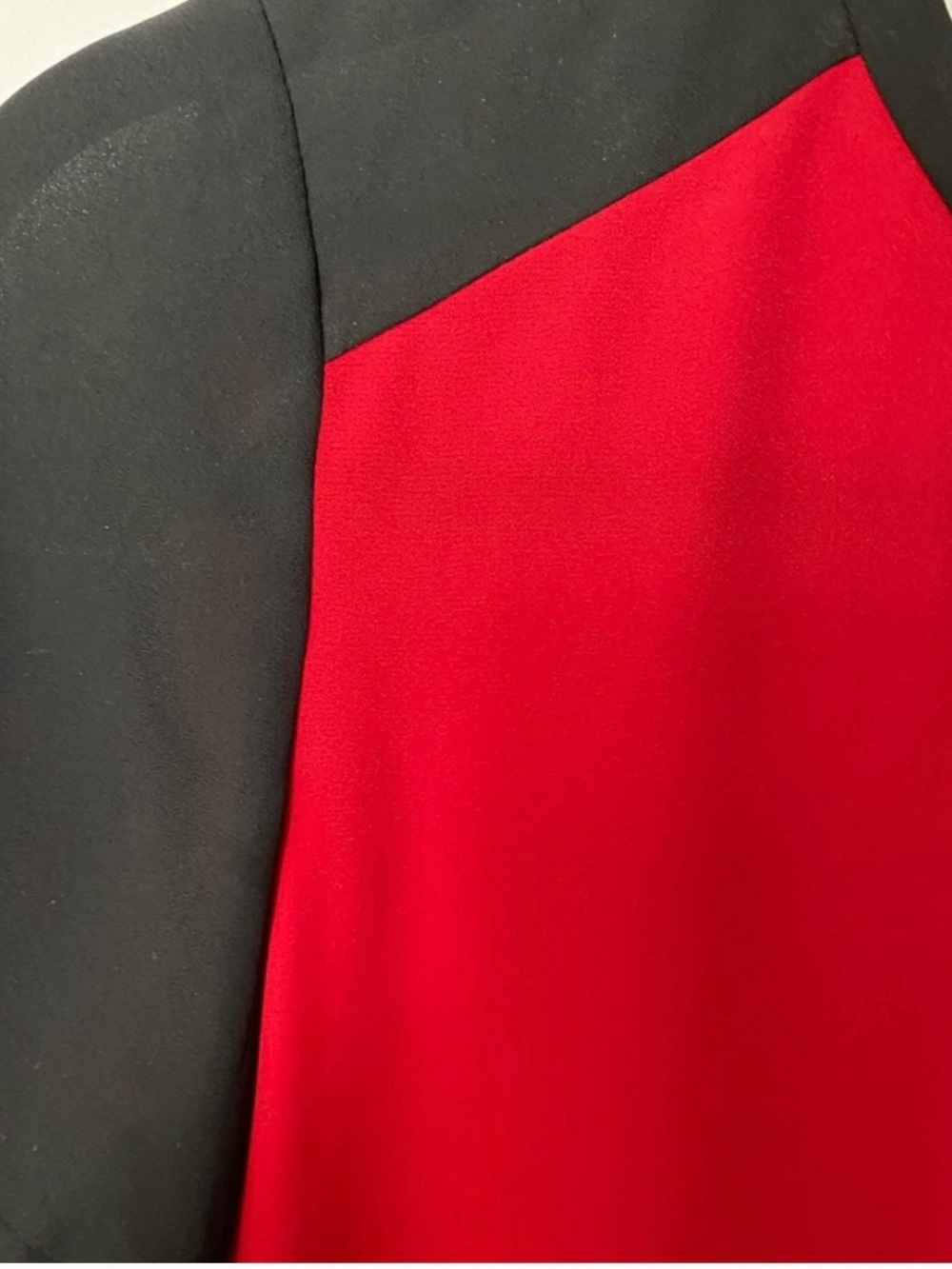 Aqua Red and Black Short Sleeve Contrast Top - Picture 6 of 7